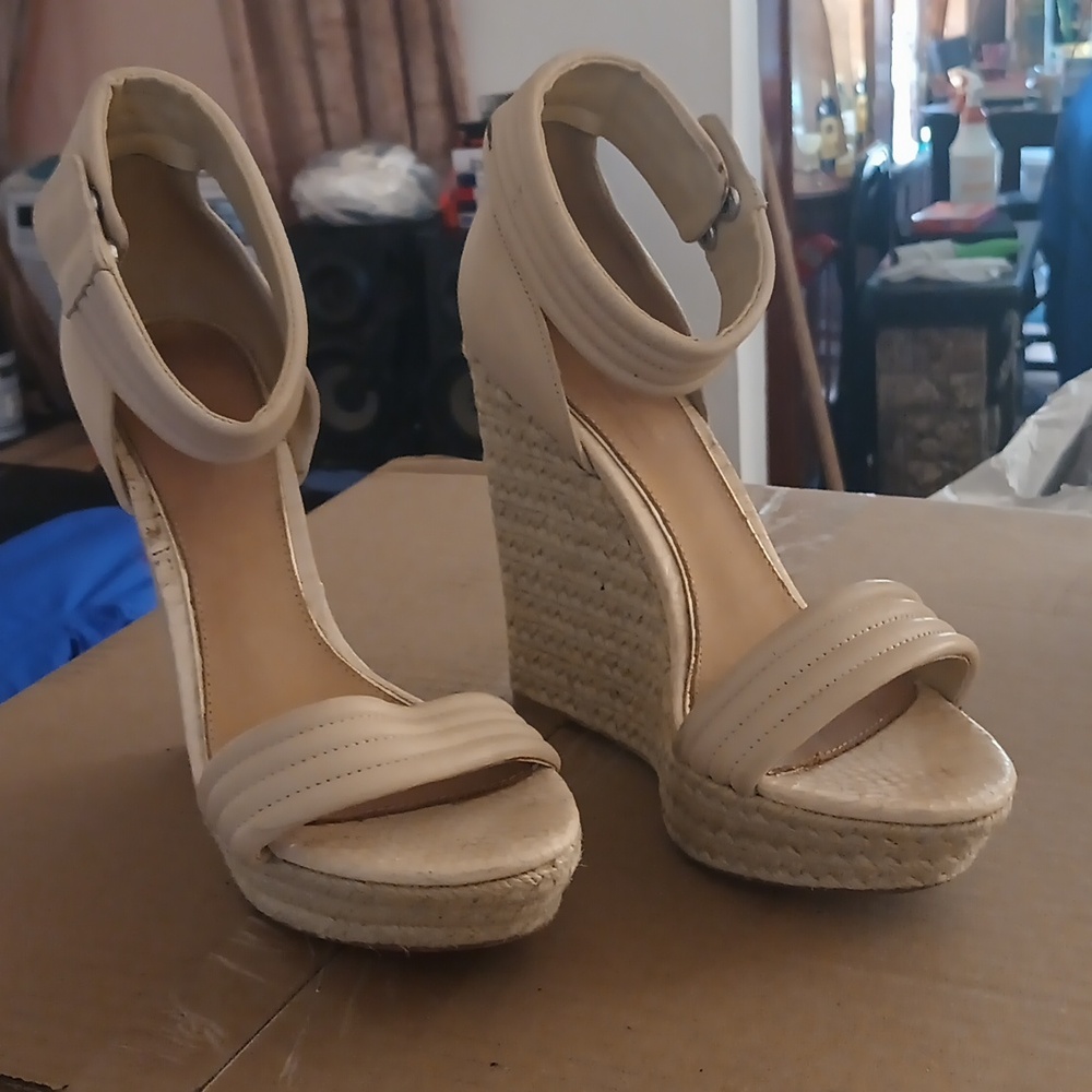 Lady Platforms - image 1